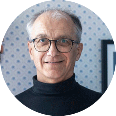 Axel Mayer, author of the article, discusses Customer Retention Strategies and ROI of Group-Based Loyalty.